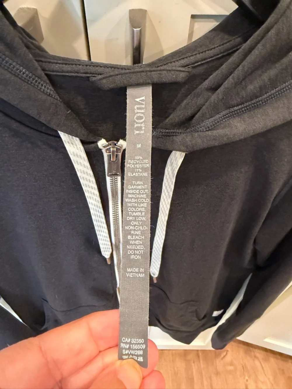 Vuori Halo Performance Hoodie - Picture 4 of 7